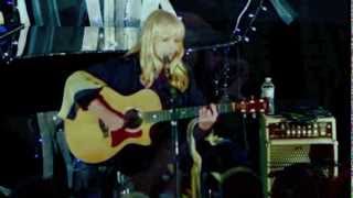 Rickie Lee Jones - Chuck E's In Love - Live at Red Rocks