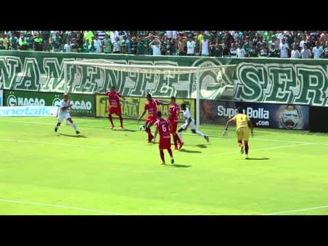 Goiás venceu a Anapolina por 1 a 0 e perdeu muitos gols