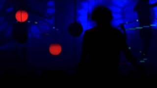 Four Tet - Sing (Live @ the Dome) via Domino Records