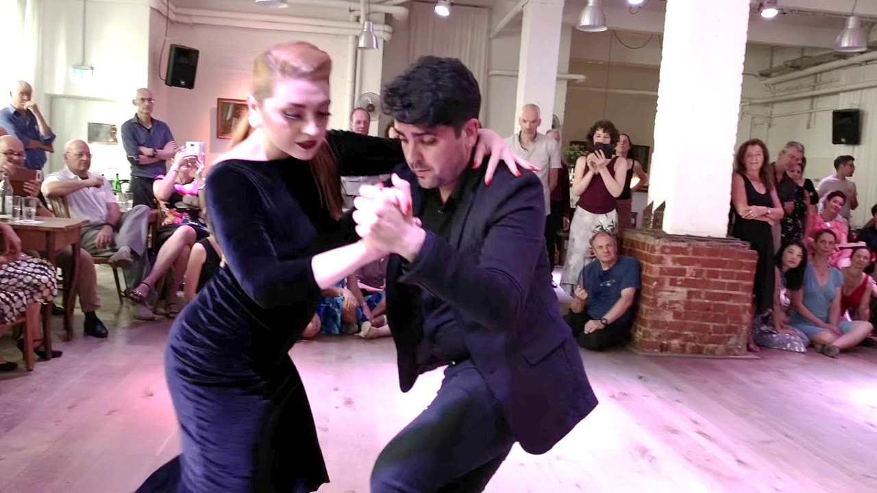 Ariadna Naveira y Fernando Sanchez - el abrazo, Hamburg 2019-06-16 4