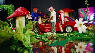 Llama A Tu Amiga Lyrics English Translation