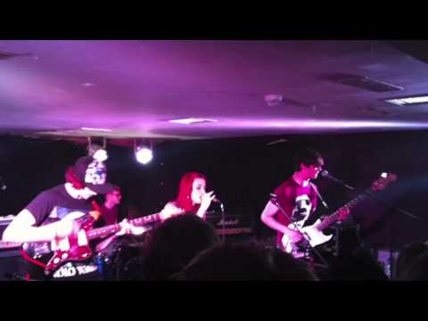 Vukovi - Gutless (Live)