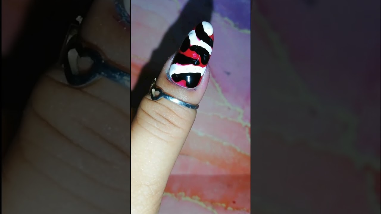 Zigzag nail art design. #nailart #nailtutorial #nailcolour