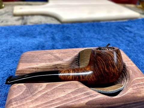 My new Blakemar Briars pipe has arrived. The Hippo