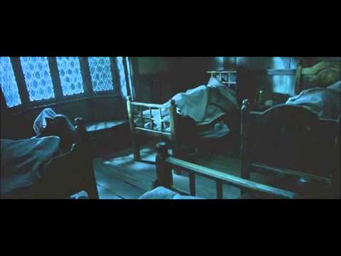 LOTR - The Fellowship of the Ring - Nazgul attack at Bree (Extended EditionHD)