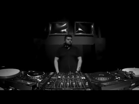 Live Stream - Minimal Mix Radio & The Blue Oyster & Luzztro: Lorens - Techno