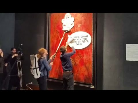 Tierschützer überkleben Portrait von König Charles III. mit Karikatur