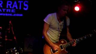 "I Can Walk In Your Mind" de The Servant