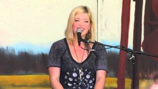 2015 Winnipeg Folk Festival - Liz Longley - Electricity (partial)