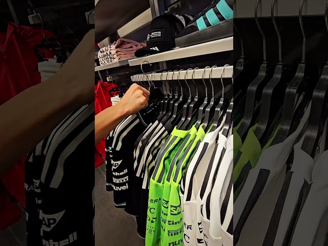 Vídeo relacionado con adidas Hombre Mercedes - Amg Petronas Formula 1 Team DNA Graphic Shirt, Black/Semi Mint Rush, M