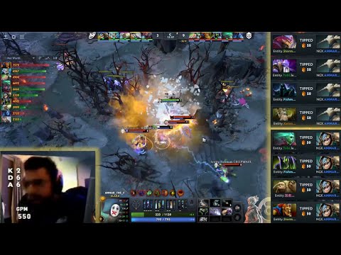 Entity inflicting Mental Damage to Ammar by tipping him 😂