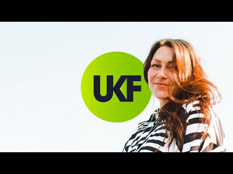 Charli Brix - MAZI (Ft. Lenzman & Slay)