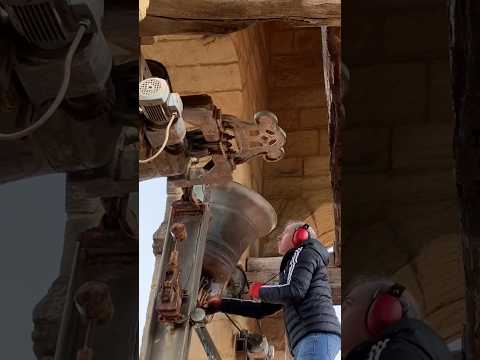 Volteo de las dos campanas en la Iglesia de Encarnación de Atxuri  #campanerodebilbao #aitorloizaga