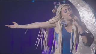 Miley Cyrus - Space Boots (Live at Milky Milky Milk Tour) [HD]