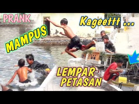 prank-gokil-lempar-petasan-di-kaki-orang