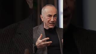Ինչի՞ եք բզում անընդհատ. ///Ռոբերտ Քոչարյան