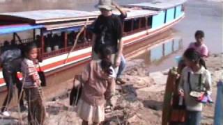 preview picture of video 'Laos: Slow boat to Luang Prabang'