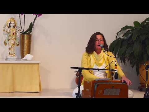 Mantra Yogastunde mit Katyayani - Live Yogastunde 16:15 Uhr 23.05.2020