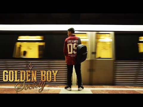 Mario Fresh - Fata de la Metrou | Lyric Video