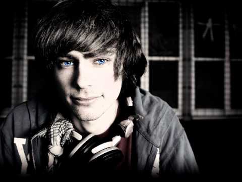 MiracleBlue - Distant Signals (Original Mix)