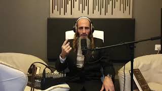 מלווה מלכא עם שי גז והרב מאור קריו בראשית תשפד (הרב מאור קריו) - התמונה מוצגת ישירות מתוך אתר האינטרנט יוטיוב. זכויות היוצרים בתמונה שייכות ליוצרה. קישור קרדיט למקור התוכן נמצא בתוך דף הסרטון