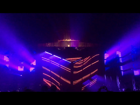 Deadmau5 - Raise Your Weapon (Noisia Remix) (Aragon Ballroom - Chicago, IL)