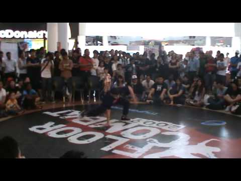 Floor Combat 2009 - 2nd Day - 1on1 - Quarter Final 3 - Fido vs Andreas