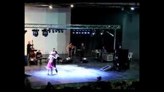 Carlitos ESPINOZA & Noelia HURTADO &Sexteto Canyengue