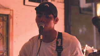 Peej - Windowless Room (Acoustic/Live)