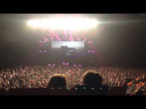 Concert d'Ibrahim Maalouf à la Cité international- red and black light