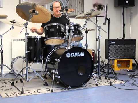 Avantgarde Frills vs. Roughcut