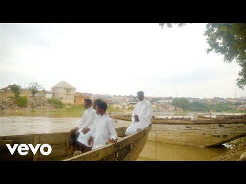 Maxee - Wake Up (Official Video)