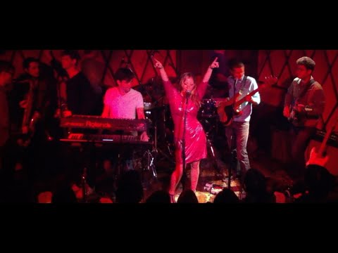 Snarky Puppy & Lucy Woodward - Blow (NYC, 2011)