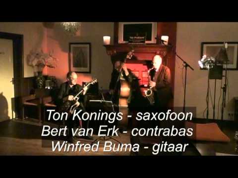 Kroeg borrel in Het HeerenHuis te Groningen met jazzy achtergrondmuziek door 'No Problem'..mpg