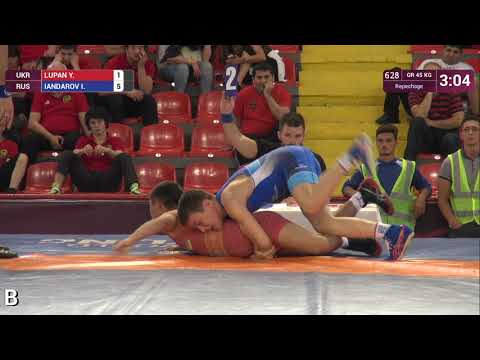 Repechage GR - 45 kg: Y. LUPAN (UKR) v. I. IANDAROV (RUS)