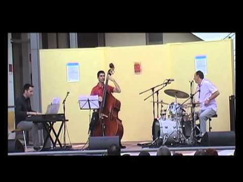 Julia - Adrian Carrio Trio