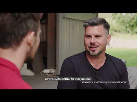 Pilnībā izpārdotos seansos Busuļu ģimenes filma Talsos piedzīvo reģionālo pirmizrādi