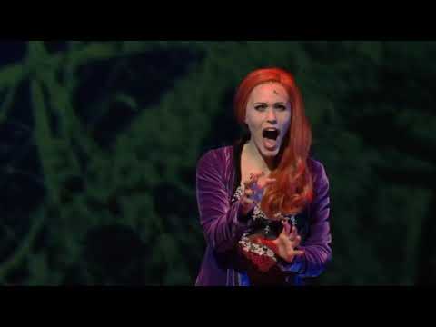 Scene from Alles ist vorbei by the Artus Excalibur cast