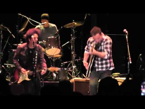 WIllie Nile and Bruce Springsteen - Heaven Help the Lonely
