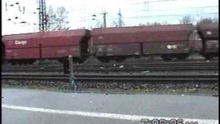 preview picture of video 'Freight action at Duisburg-Entenfang, November, 2002'