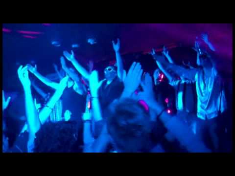 DVADESETORICA - Radio Skaka, live at SKC, Belgrade