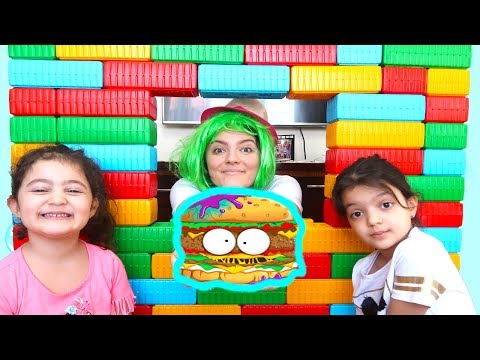 ACEMİ HAMBURGERCİ, ELİF ÖYKÜ VE MASALI ÇOK GÜLDÜRDÜ - Beginner Hamburger fun kid videos