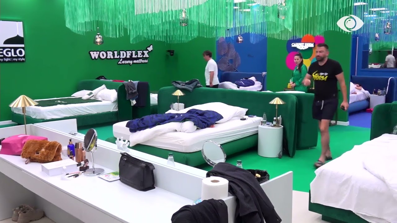 Banorët e nisin ditën me pozitivitet, Kelly përqafon Rozanën