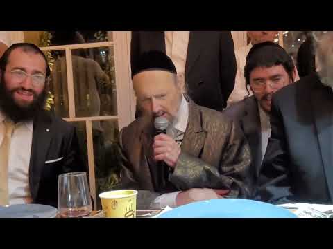 הרב דב קוק בחתונת נכדתו: סיכוי גדול שבעל התניא פה, ומיד שר "פדה בשלום" עם דברי חיזוק בתוך השירה