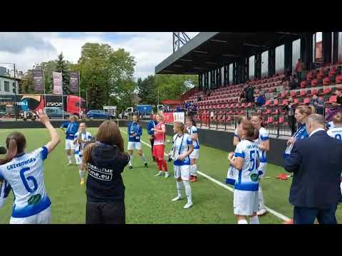 Radość piłkarek TME UKS SMS Łódź po zdobyciu mistrzostwa Polski 2022