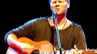 Brian McFadden - Mr Alien live  acoustic @ The Cube