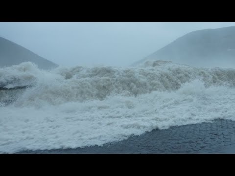 Ep 14, Contessa 26 Surviving Hurricane Lorenzo in Horta