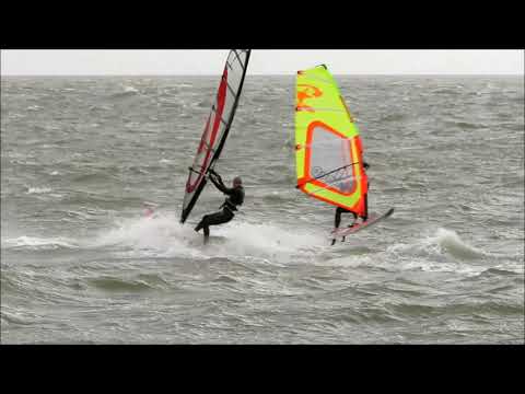 Büsum, Surfen in der Perlebucht 5.Juli 2020, Sommersturm