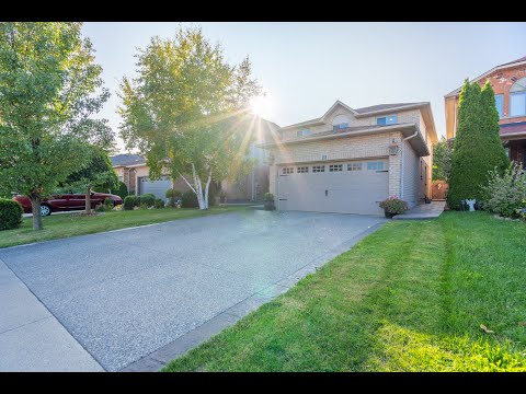 22 Pineridge Drive, Hamilton Mountain, 4 bedrooms, 2.5 baths, finished basement, For Sale