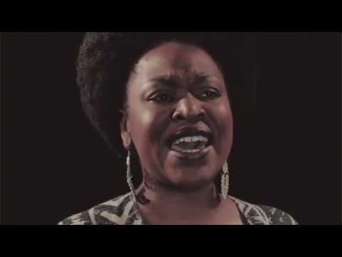 Charenee Wade - Ain't No Such Thing As Superman (Acoustic Session)